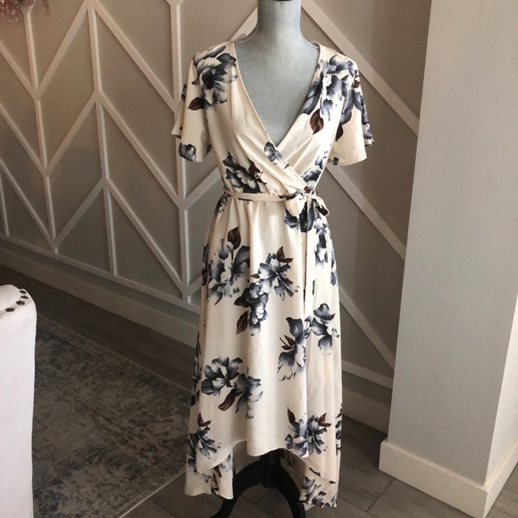 WEST KEI Floral Hi-Lo Dress in Ivory/Gray - Picture 2 of 4